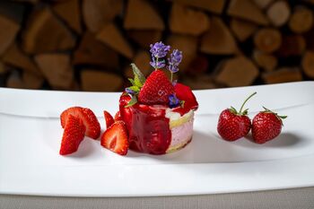 Dessert mit Erdbeeren