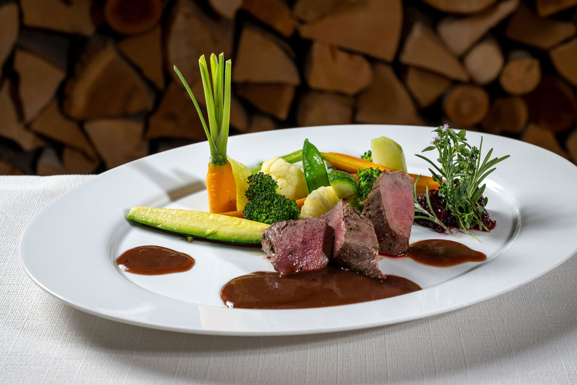 Hauptgang: Fleischgericht mit Gemüse