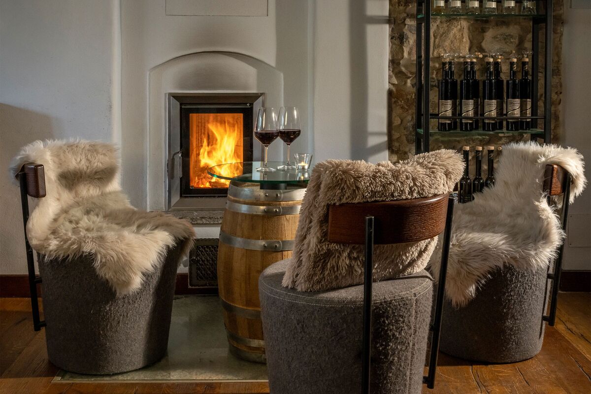 Behagliches Kaminfeuer in unserer Wirtsstube